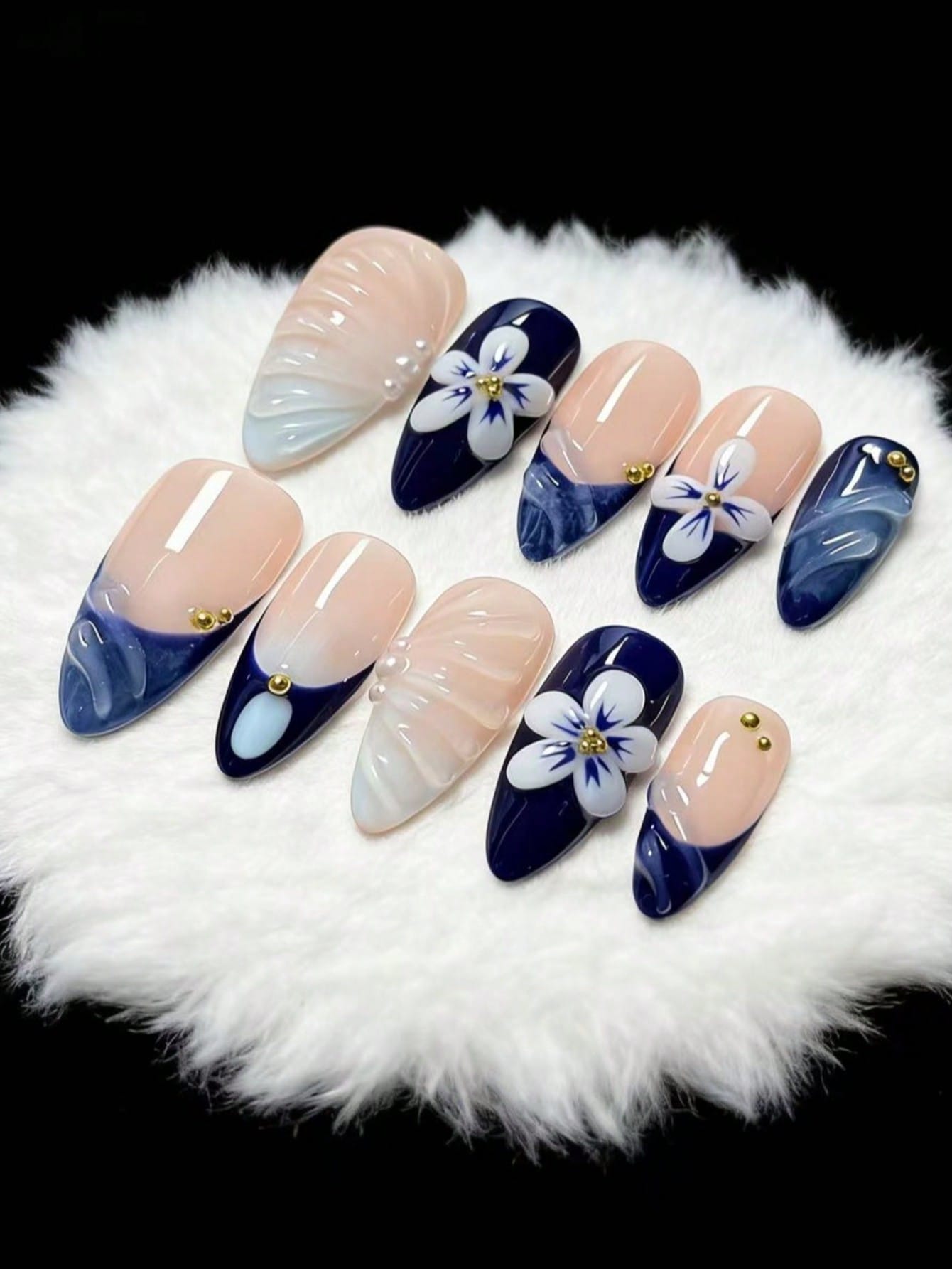 Nail Art French Nails - 10-Piece Set of Embossed Wave-Patterned French-Style